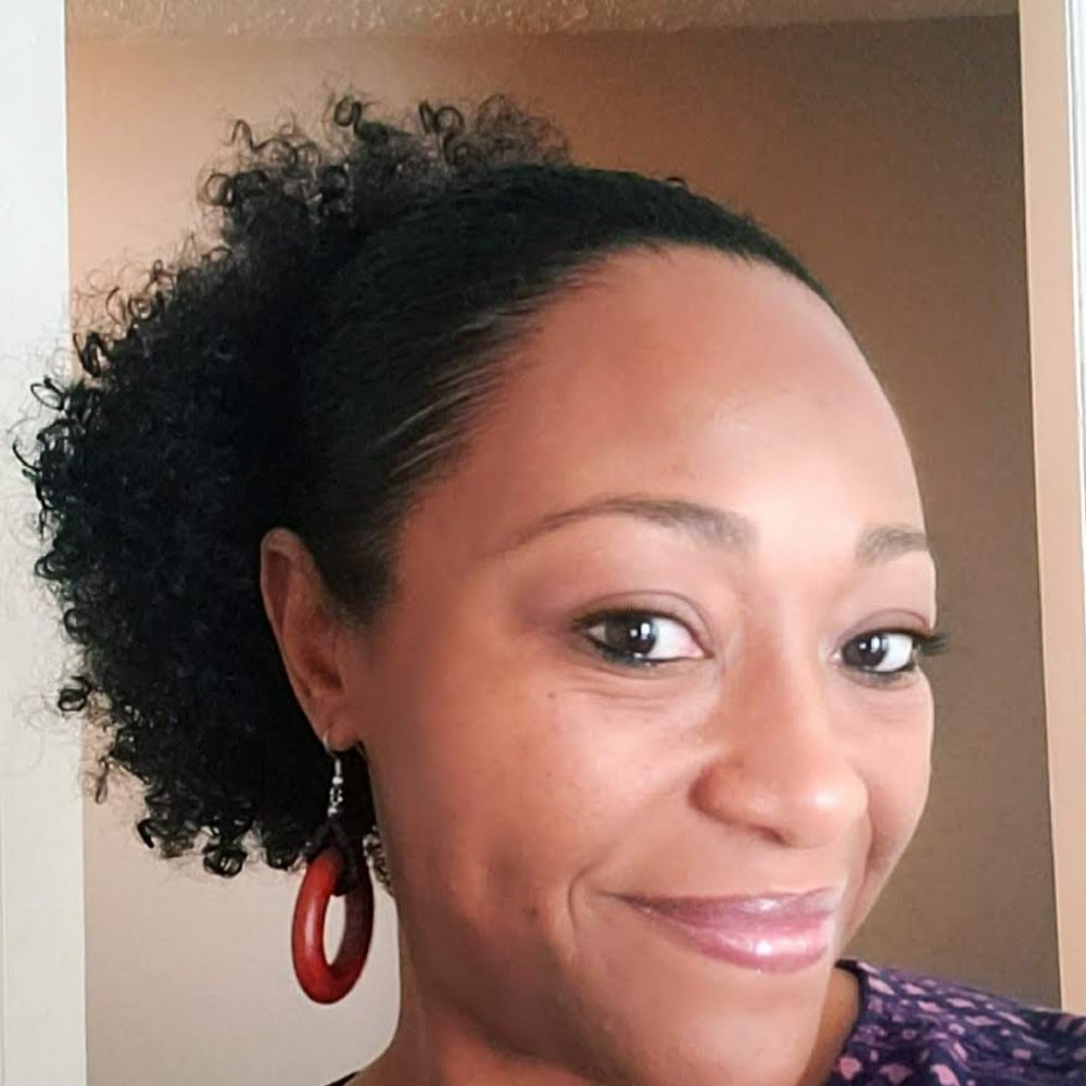 Meet your Posher, Latasha